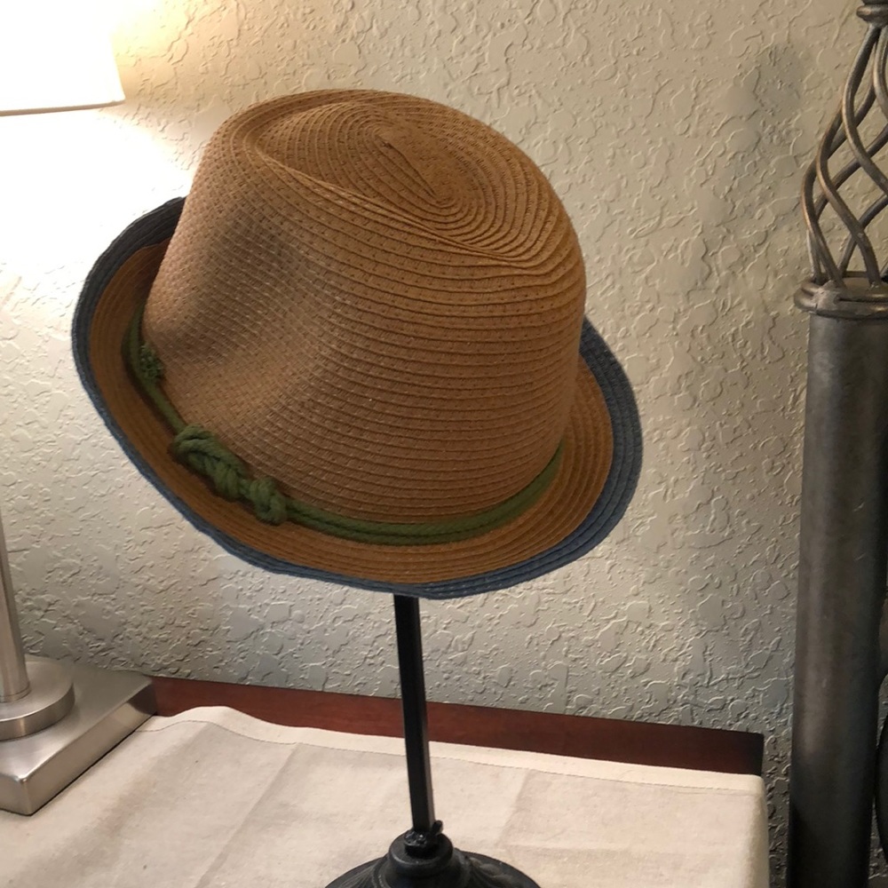 Women’s fedora hat